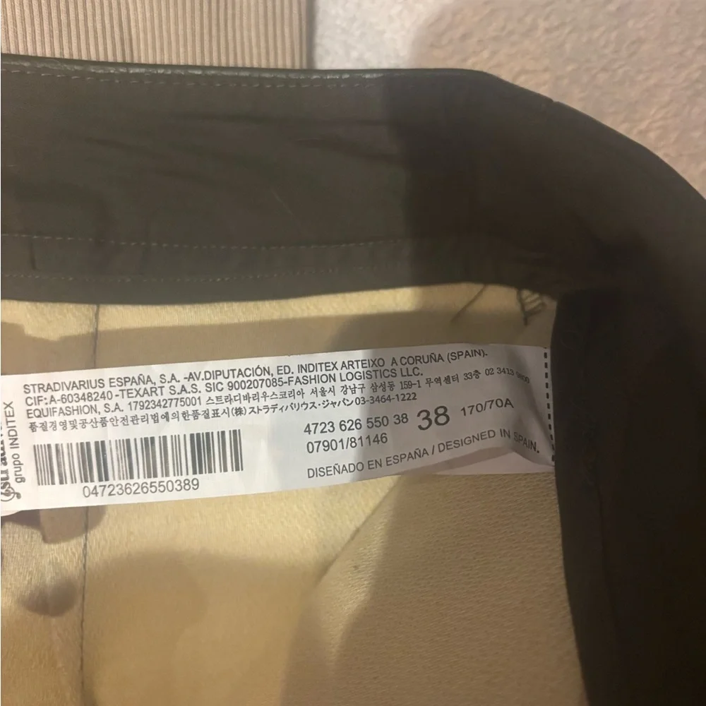✨ Stradivarius dark olive green Vegan Skirt - 
EUC 💫 - Picture 5 of 8